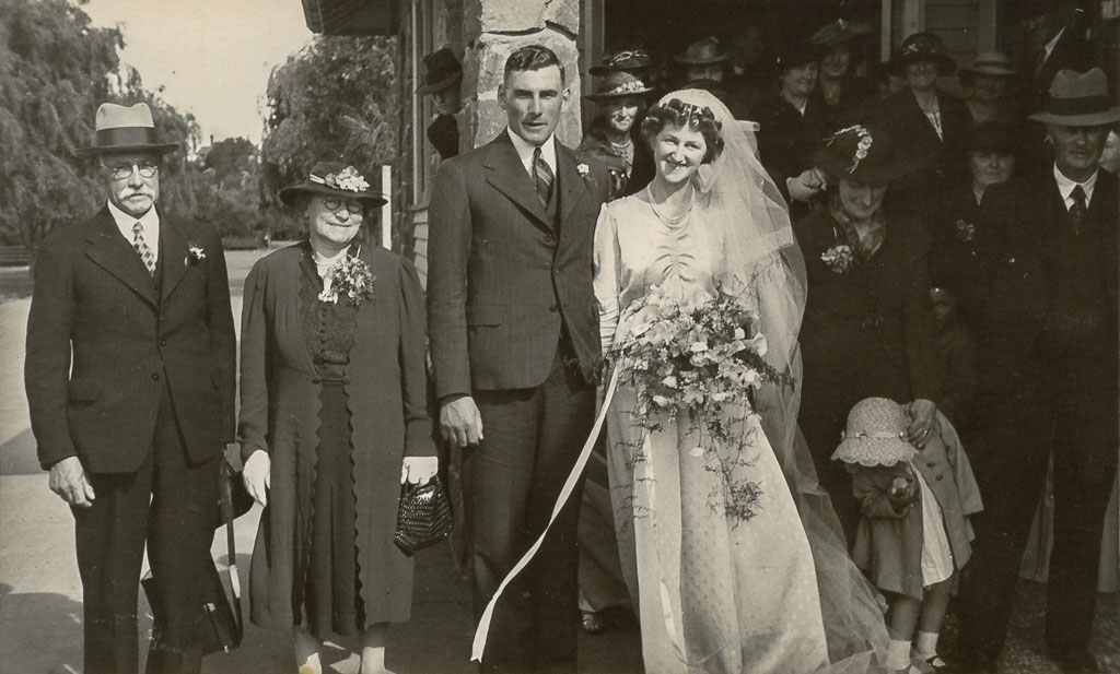 Harry and Doreen (Stocker) Cloake wedding